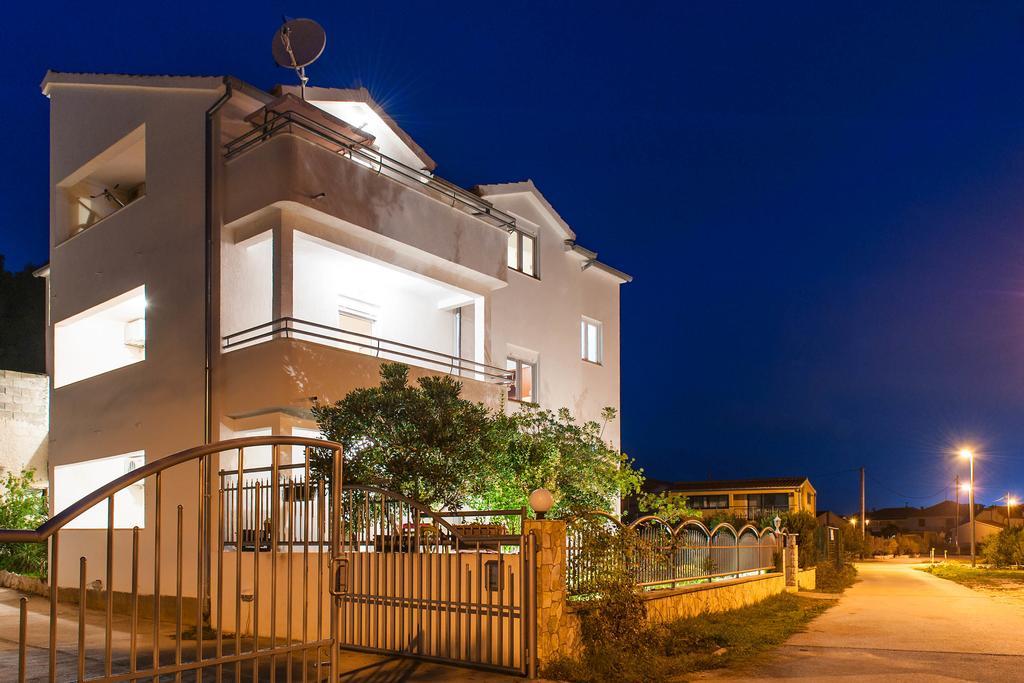 Apartments Maras シベニク エクステリア 写真