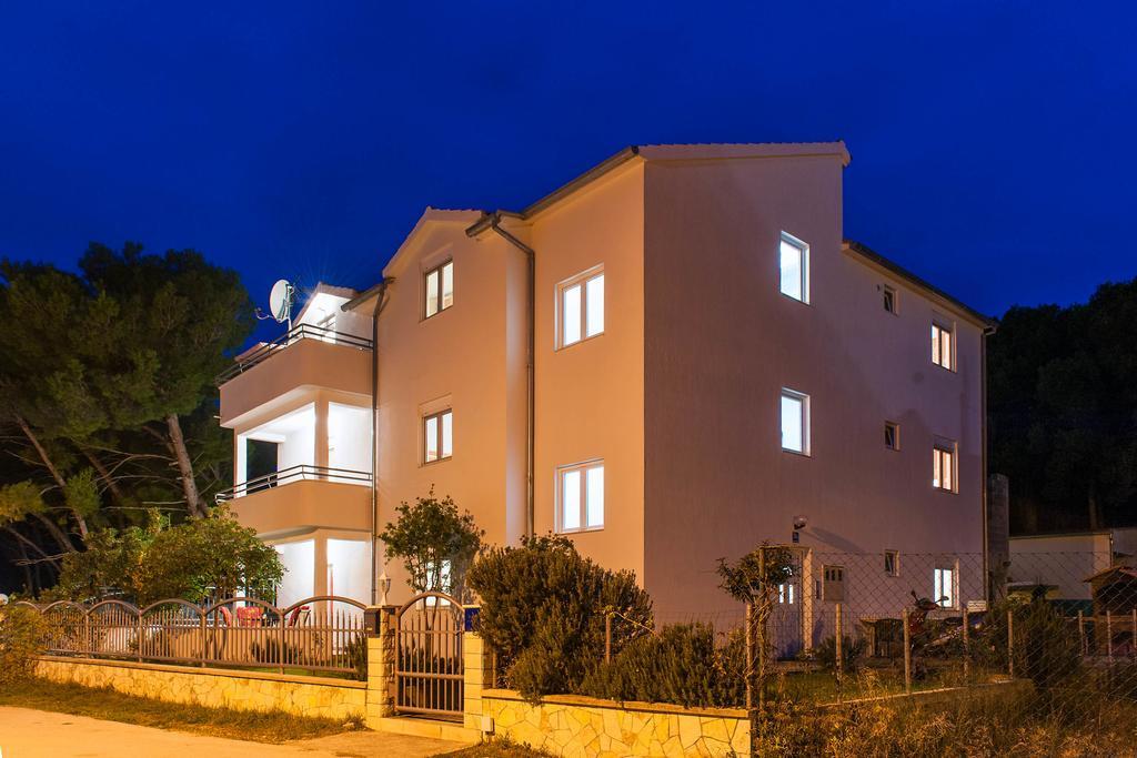 Apartments Maras シベニク エクステリア 写真